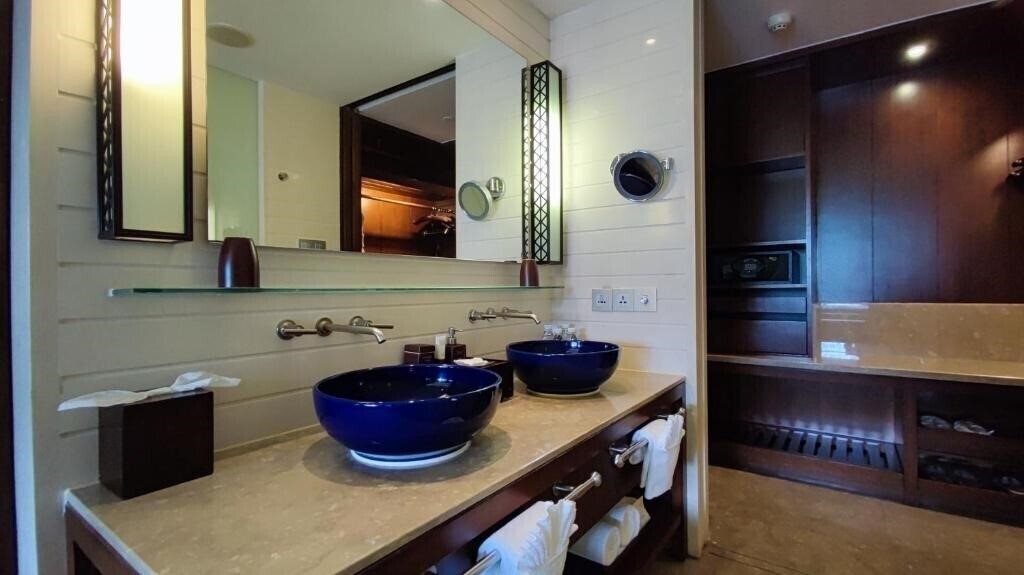 Территория Luhuitou Sanya Resort 5*