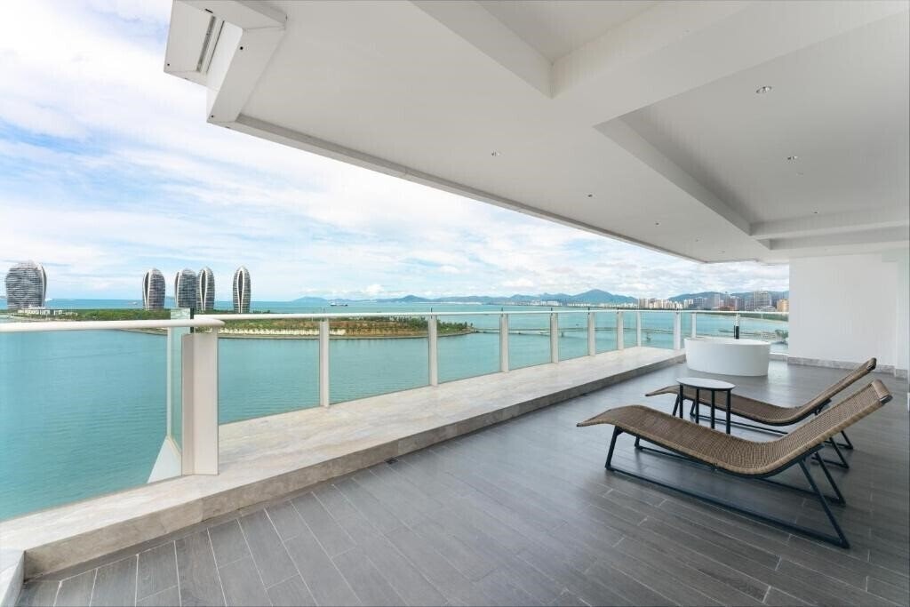 Апартаменты Vignette Collection Tiancheng Belmont Hotel Sanya by IHG 5*