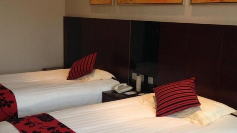 Вид Huajing Grand Hotel 3*