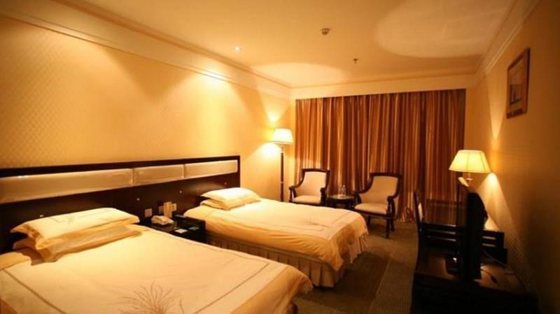 Территория Huajing Grand Hotel 3*