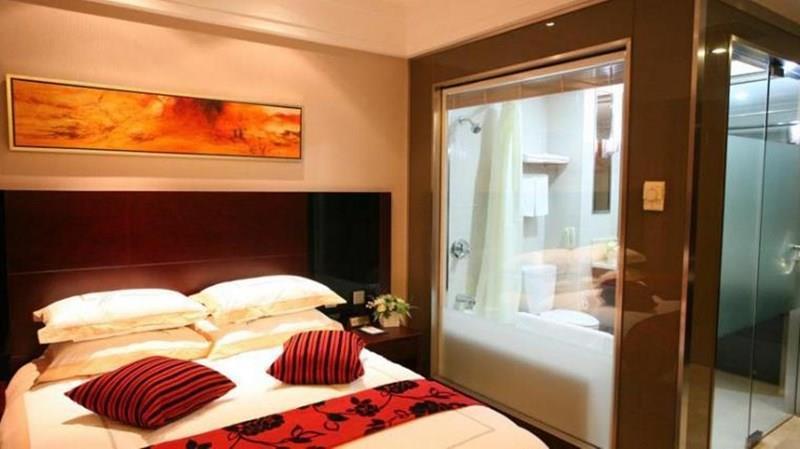 Панорама Huajing Grand Hotel 3*