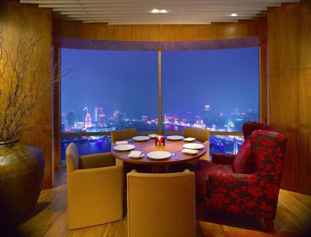 Территория Hyatt On The Bund 5*