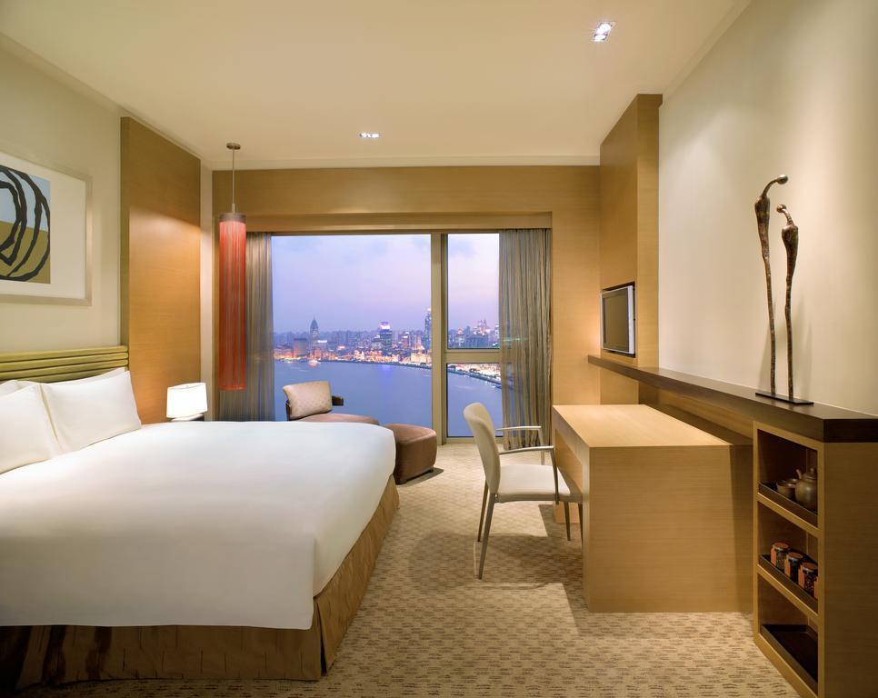 Панорама Hyatt On The Bund 5*