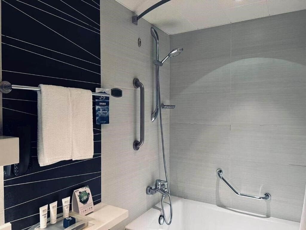 Панорама Park Inn by Radisson Shanghai Downtown 4*