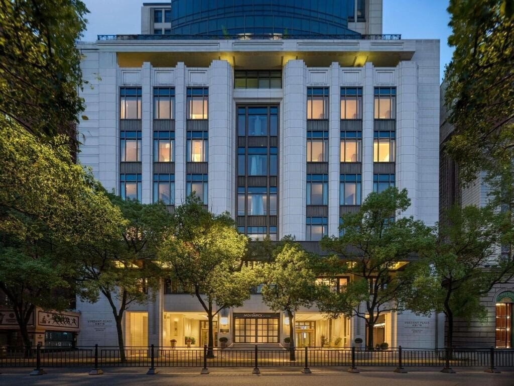 Отель Movenpick by Accor Shanghai People's Square 5*