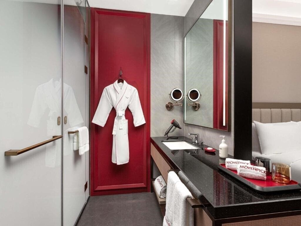 Фото Movenpick by Accor Shanghai People's Square 5*
