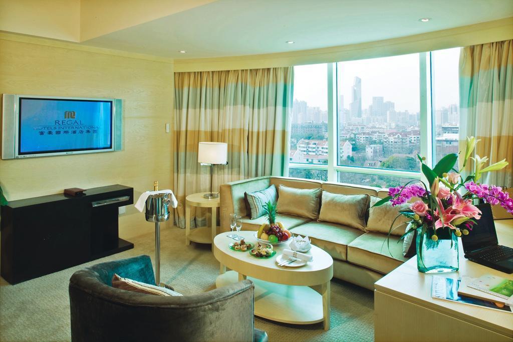 Вид Regal Shanghai East Asia 5*