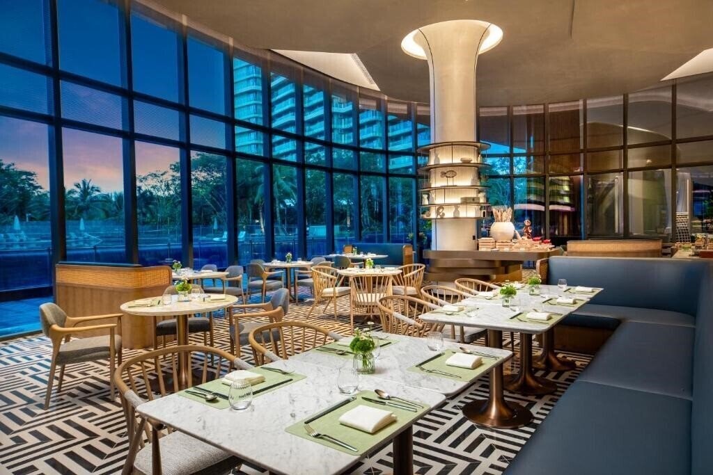 Территория Crowne Plaza Sanya Yazhou Bay by IHG 5*