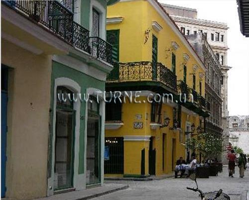 Территория Hostal Valencia 3*