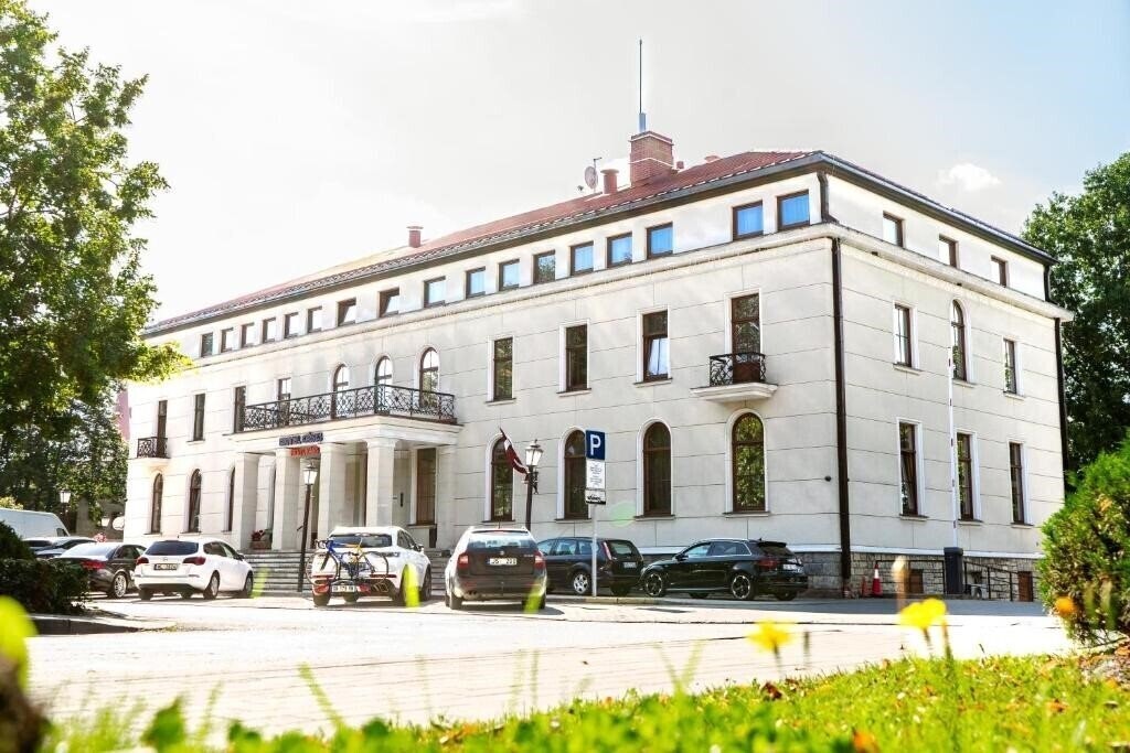 Територія Kolonna Cesis 3*