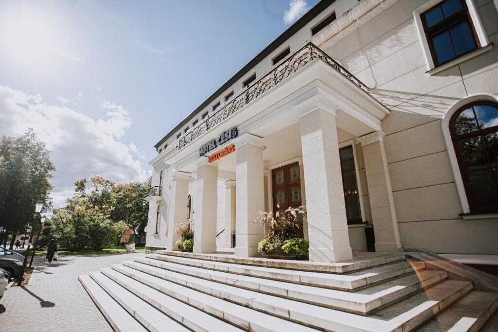 Готель Kolonna Cesis 3*