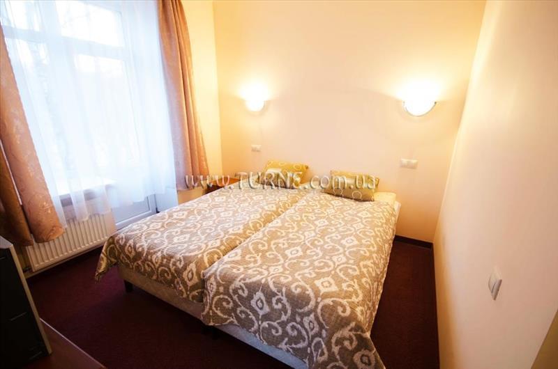 Территория Hotel Apalenis 2*
