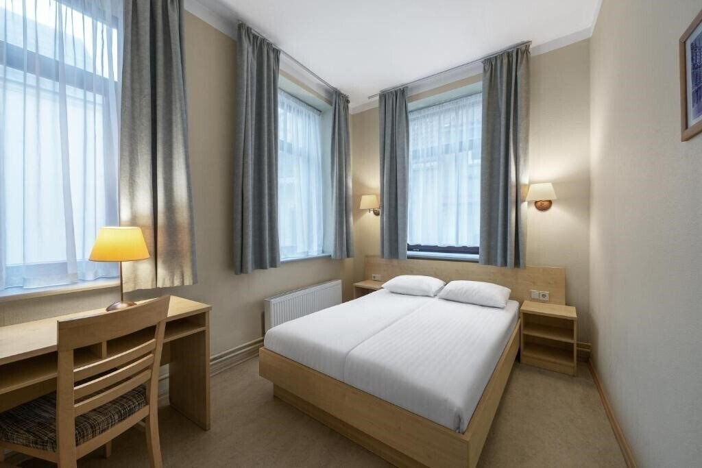 Отель Kolonna Hotel Riga (ex. Kolonna) 3*