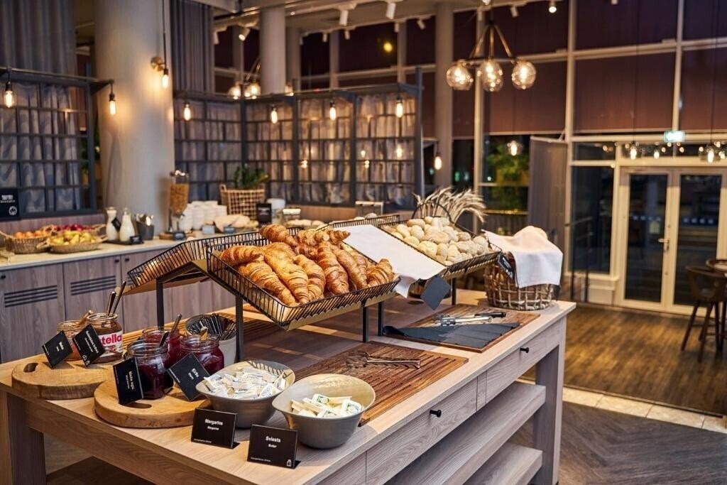 Територія Reval Hotel Latvia 3*