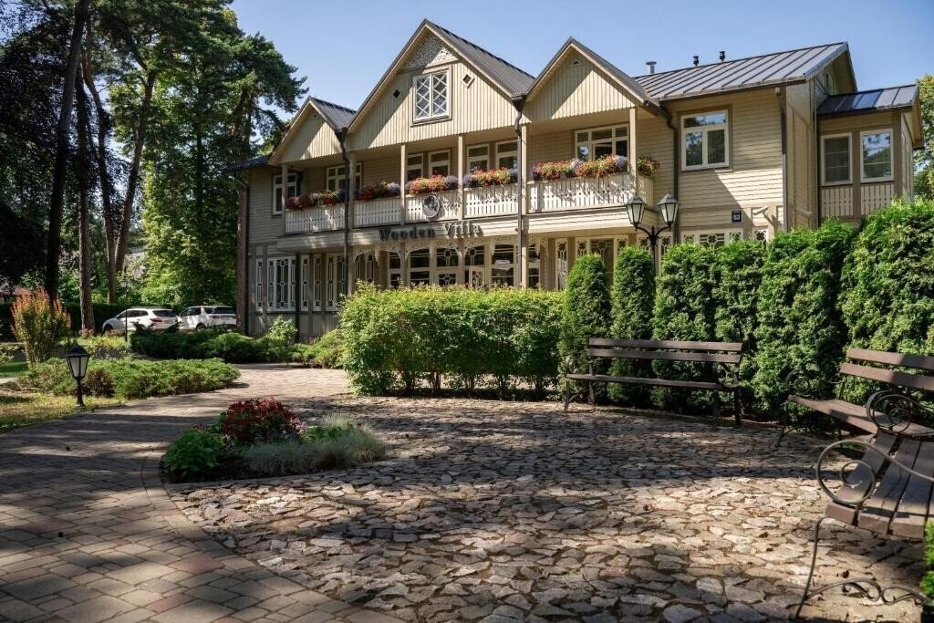 Апартаменти Wooden Villa Aparthotel 5*