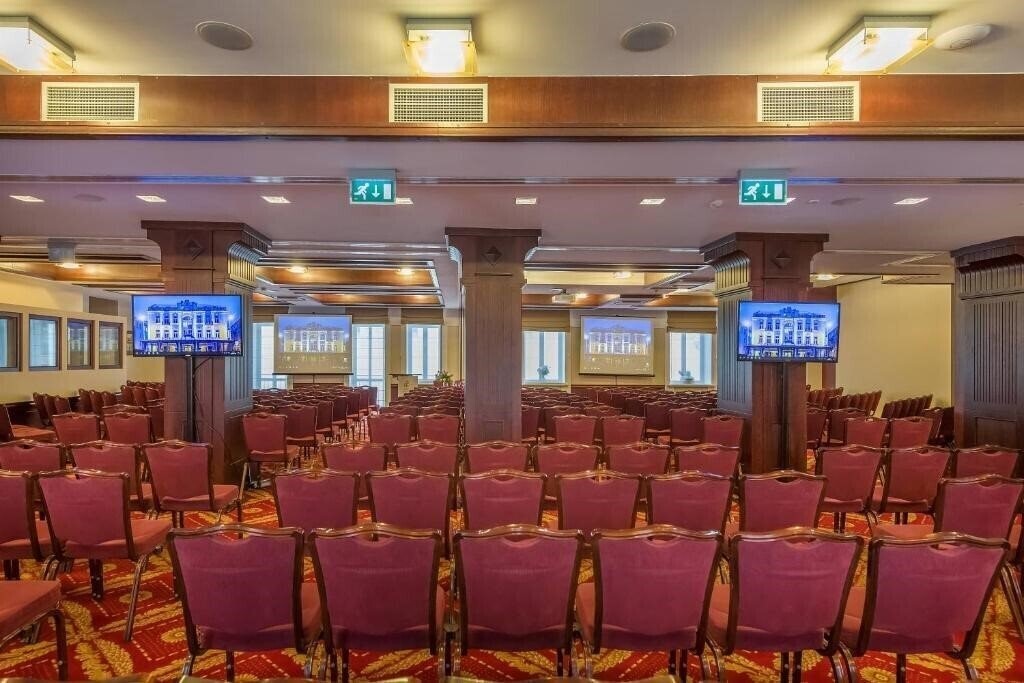 Территория Artis 4*