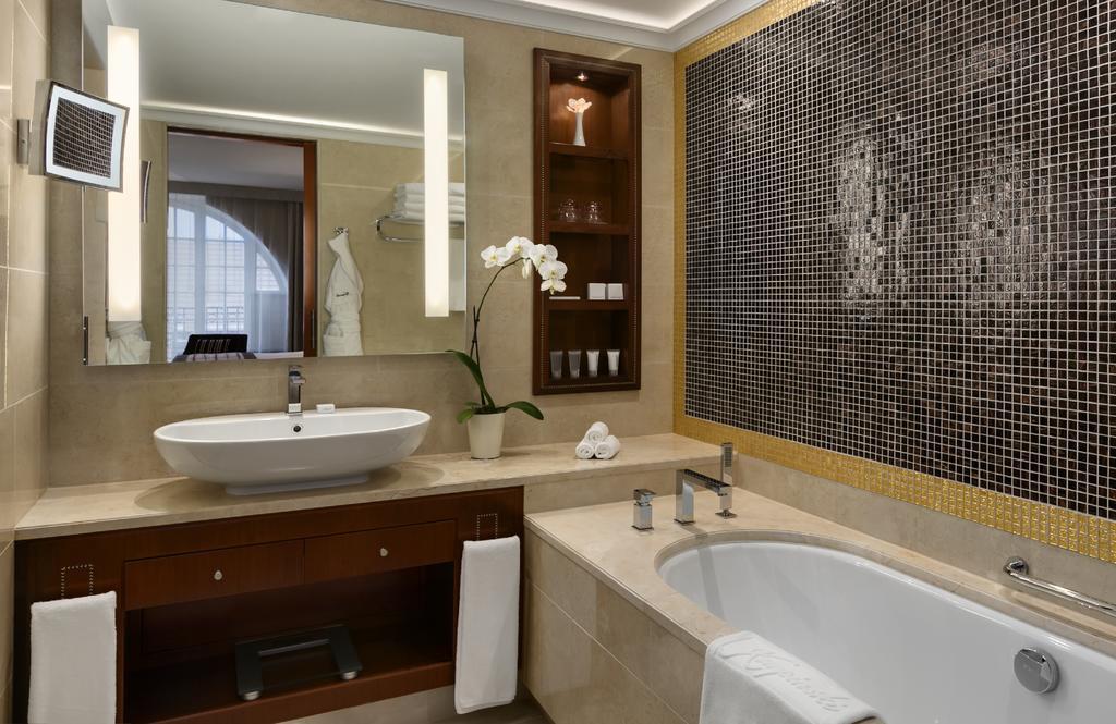 Территория Kempinski Cathedral Square 5*