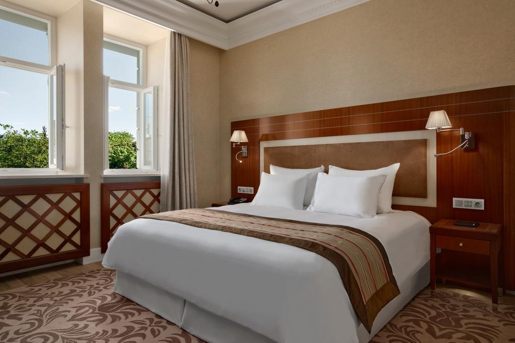 Апартаменты Kempinski Cathedral Square 5*