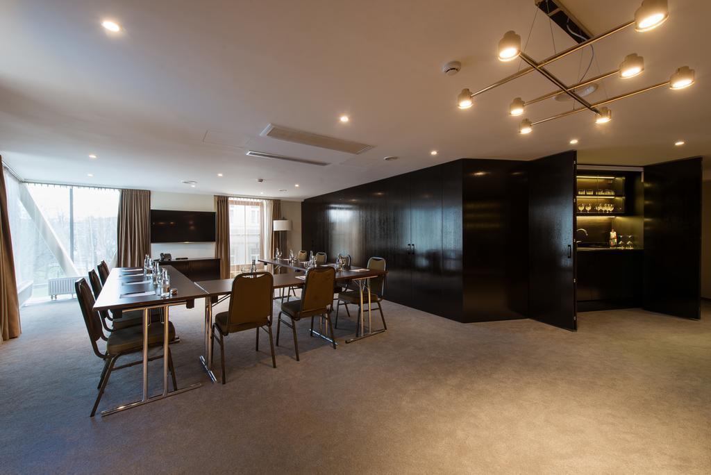 Апартаменты Amberton 4*