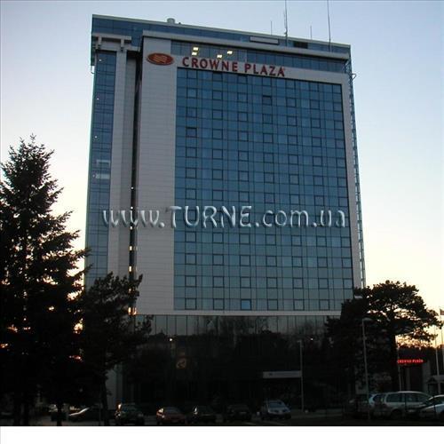 Территория Crowne Рlaza 4*