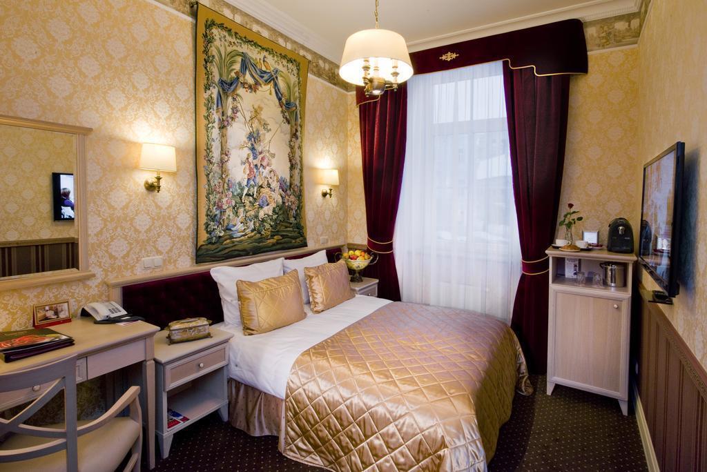 Територія Ramada Hotel & Suites Vilnius 5*