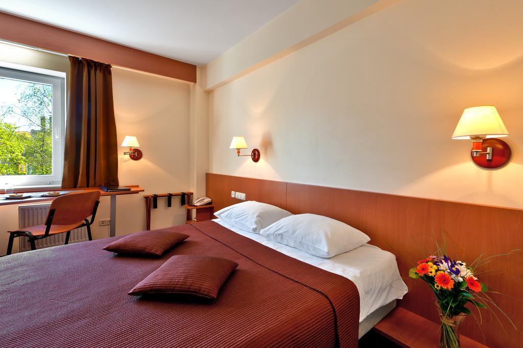 Территория Europa City 3*