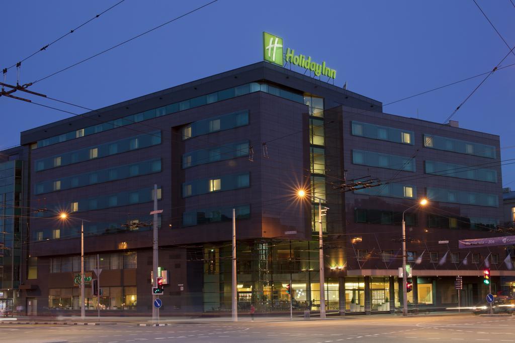 Отель Holiday Inn 4*