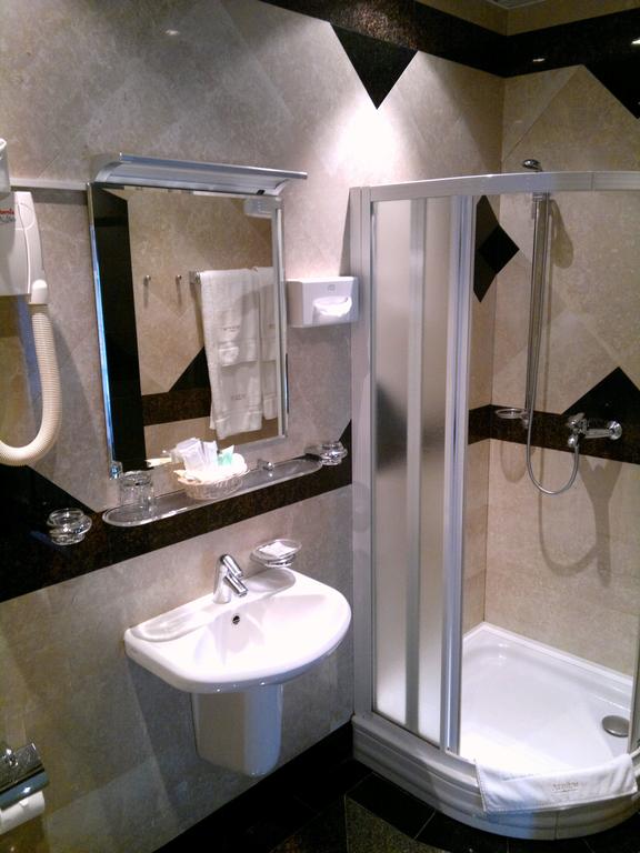 Апартаменти Atrium 4*