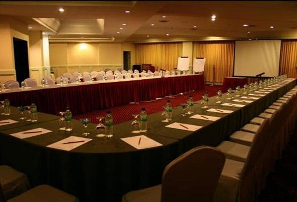 Територія Sabah Oriental Hotel 3*