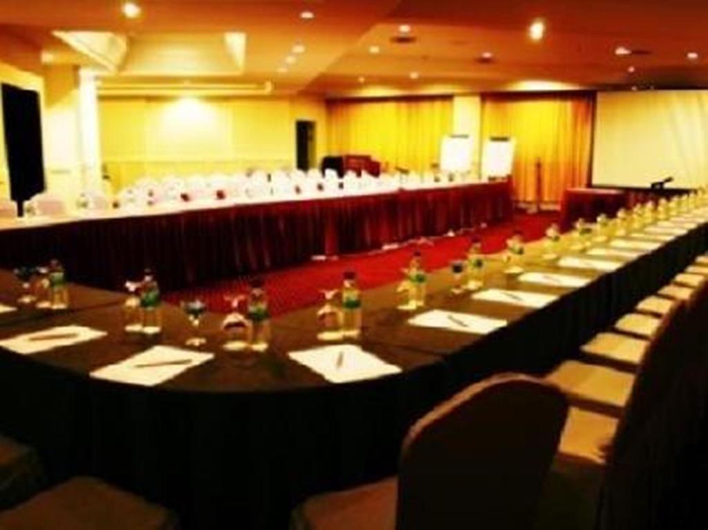 Панорама Sabah Oriental Hotel 3*