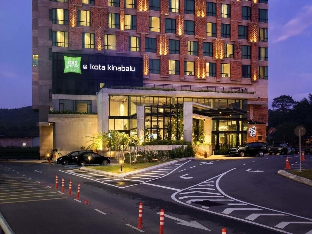 Територія Ibis Styles Kota Kinabalu Inanam 3*