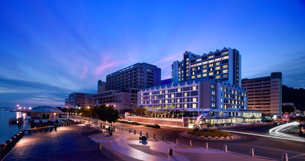 Готель Hyatt Regency Kinabalu 4*