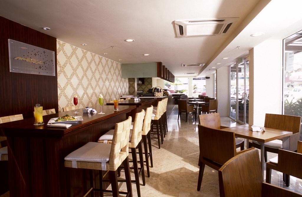 Фотографія Hyatt Regency Kinabalu 4*