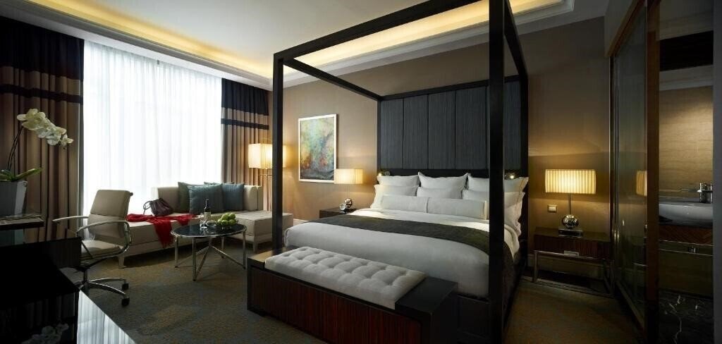 Территория The Majestic Hotel Kuala Lumpur 5*