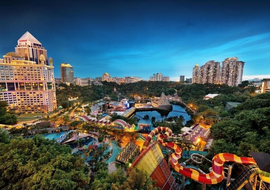 Территория Sunway Lagoon Hotel 4*