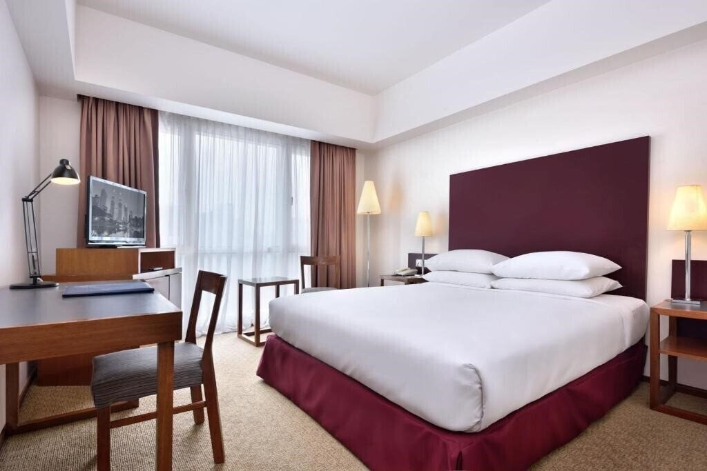 Панорама Capitol Hotel 3*