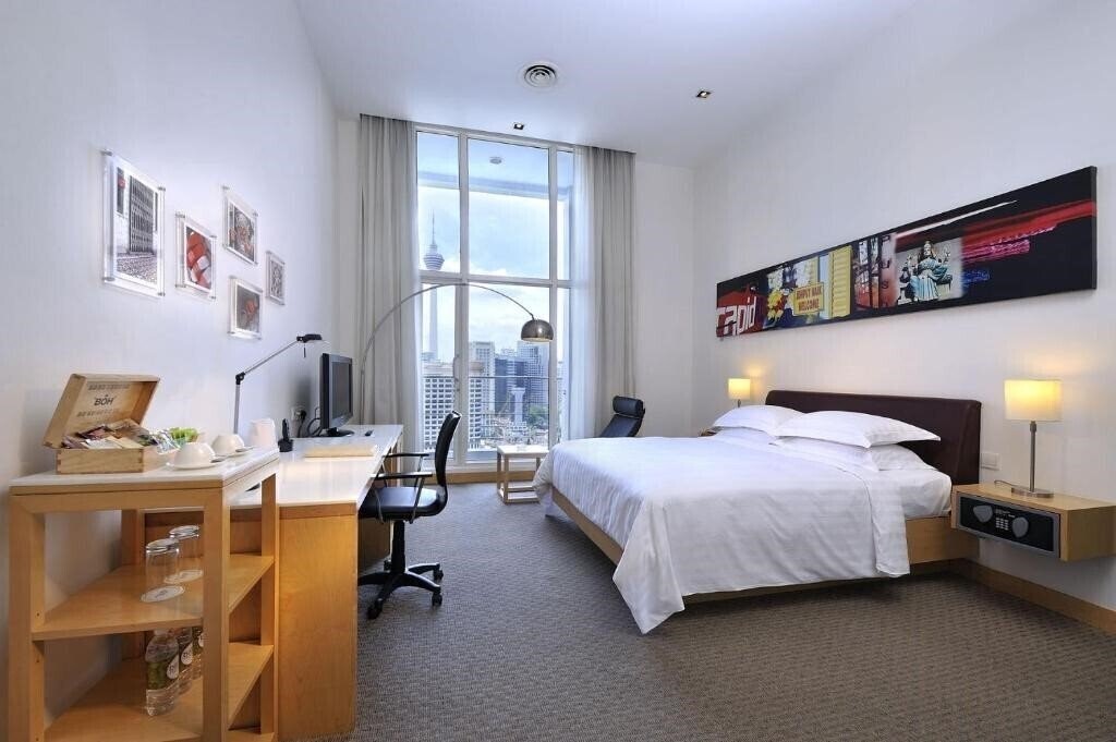 Вид Capitol Hotel 3*