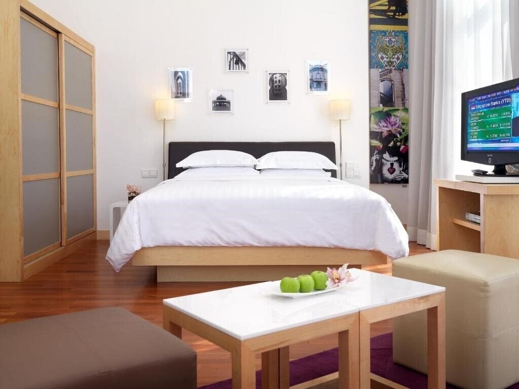 Територія Capitol Hotel 3*