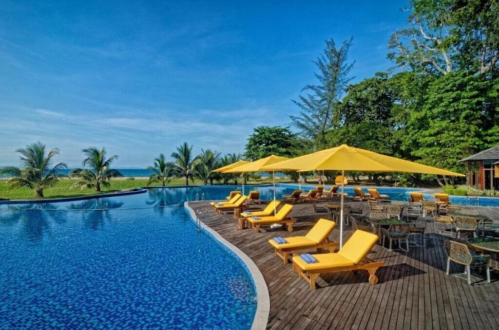 Апартаменти Borneo Eagle Resort 5*