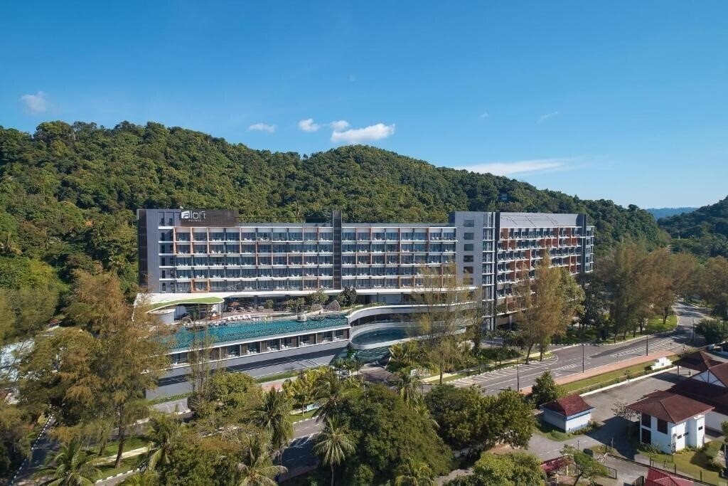 Апартаменты Aloft Langkawi Pantai Tengah 4*