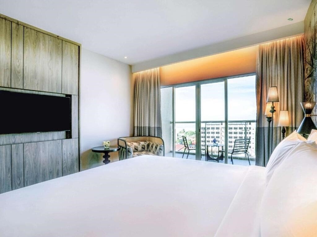 Территория Mercure Langkawi Pantai Cenang 4*