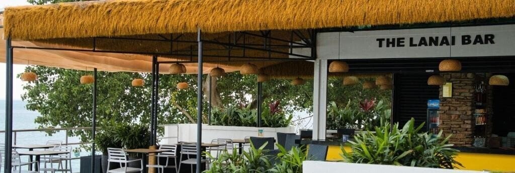 Территория Hotel Sentral Seaview 3*