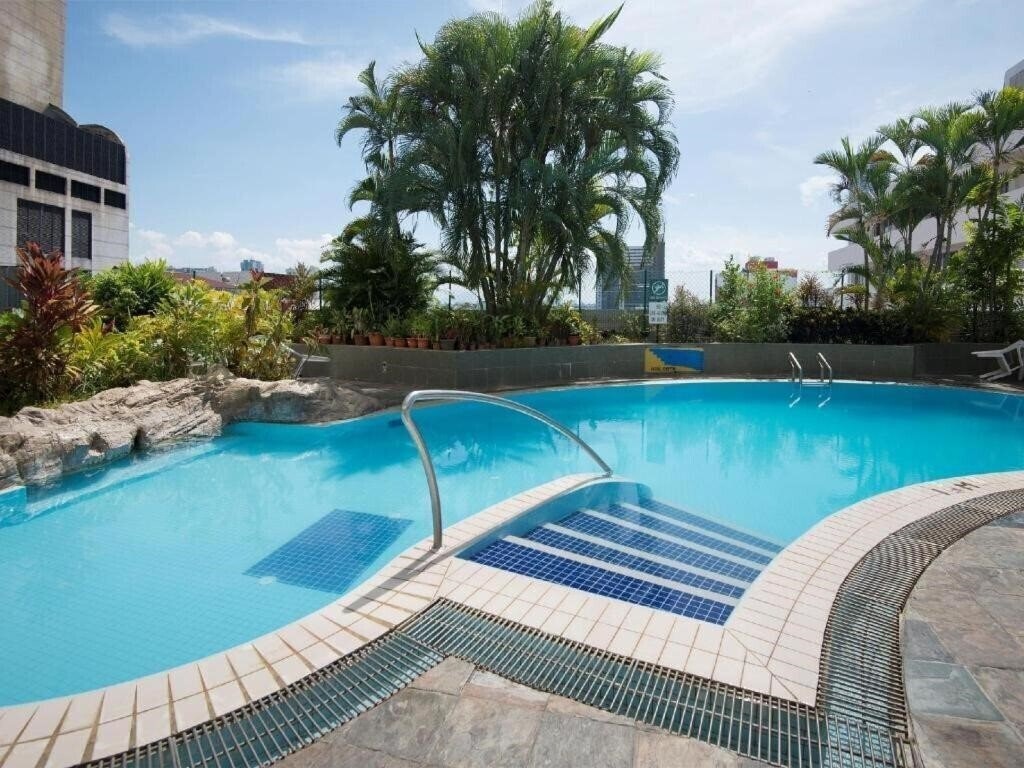 Панорама Royal Hotel Penang 5*