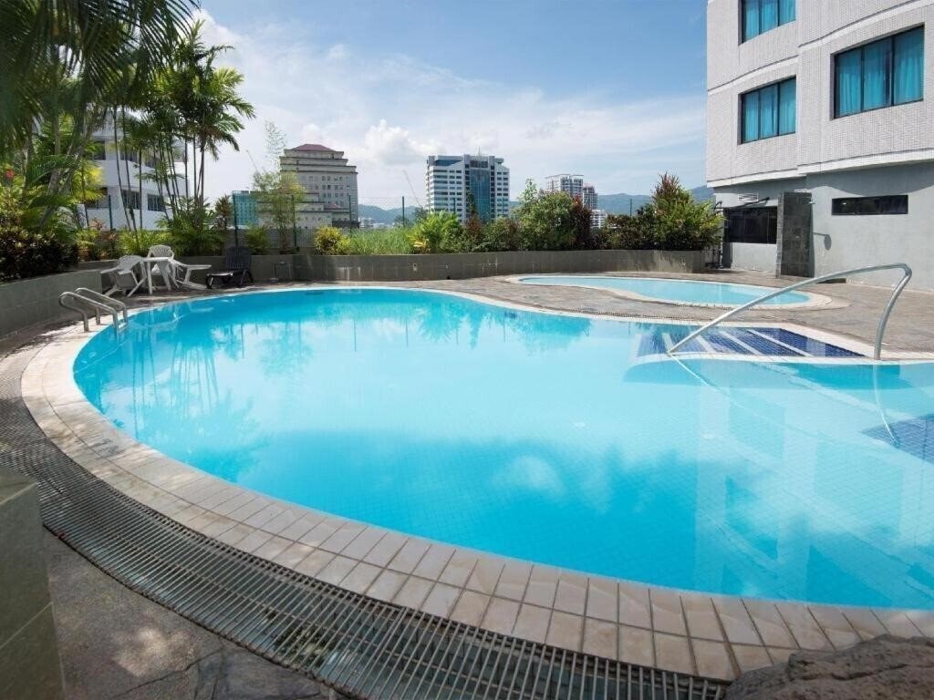 Территория Royal Hotel Penang 5*