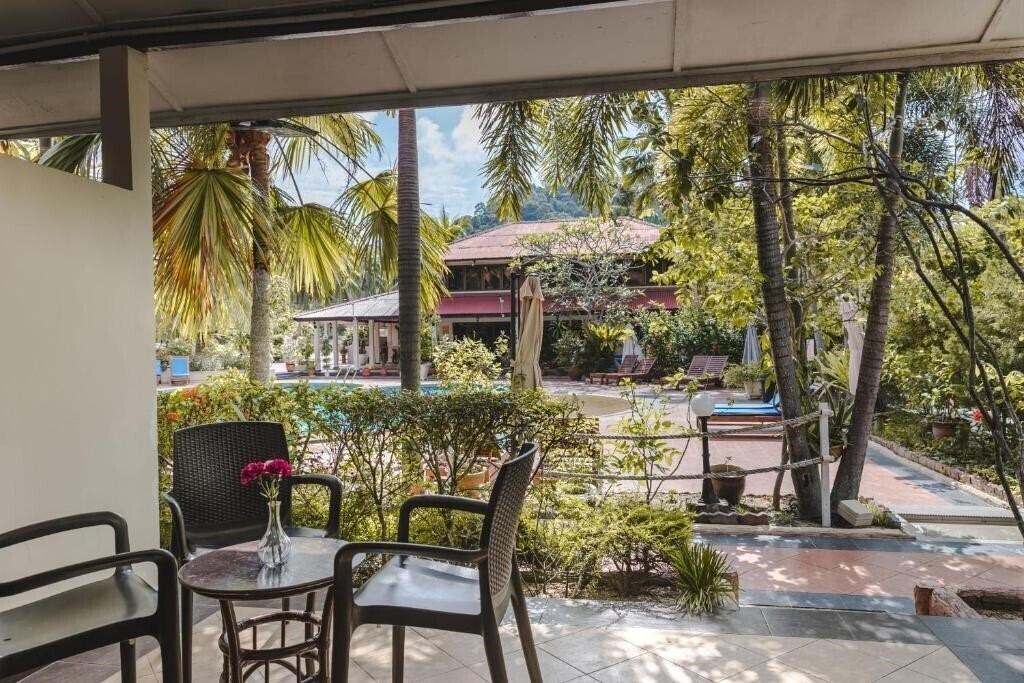 Готель Pangkor Sandy Beach Resort 3*