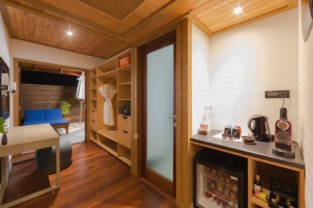 Вид Vilamendhoo Island Resort 4*