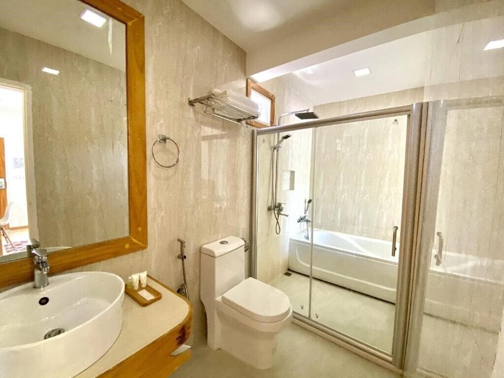 Территория Alaika Maafushi Guest House гостиный двор