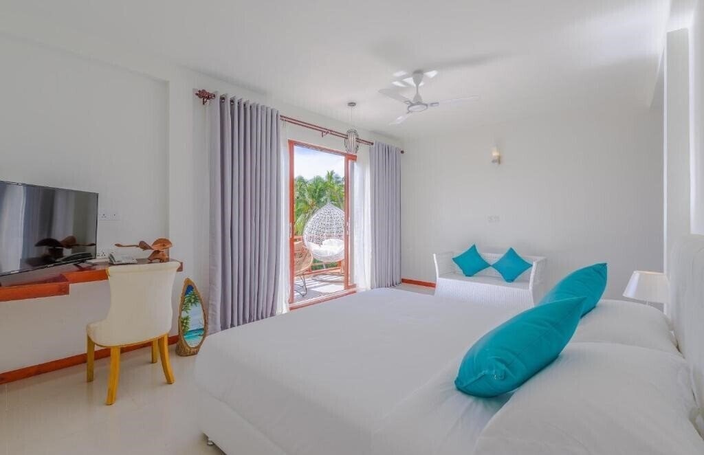 Территория White Sand Dhigurah Guest House гостиный двор