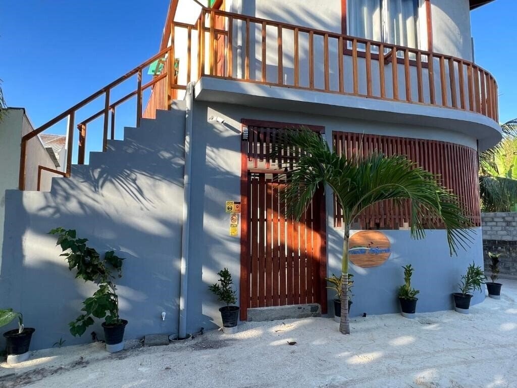 Апартаменты Finolhu Inn Dhigurah Guest House гостиный двор