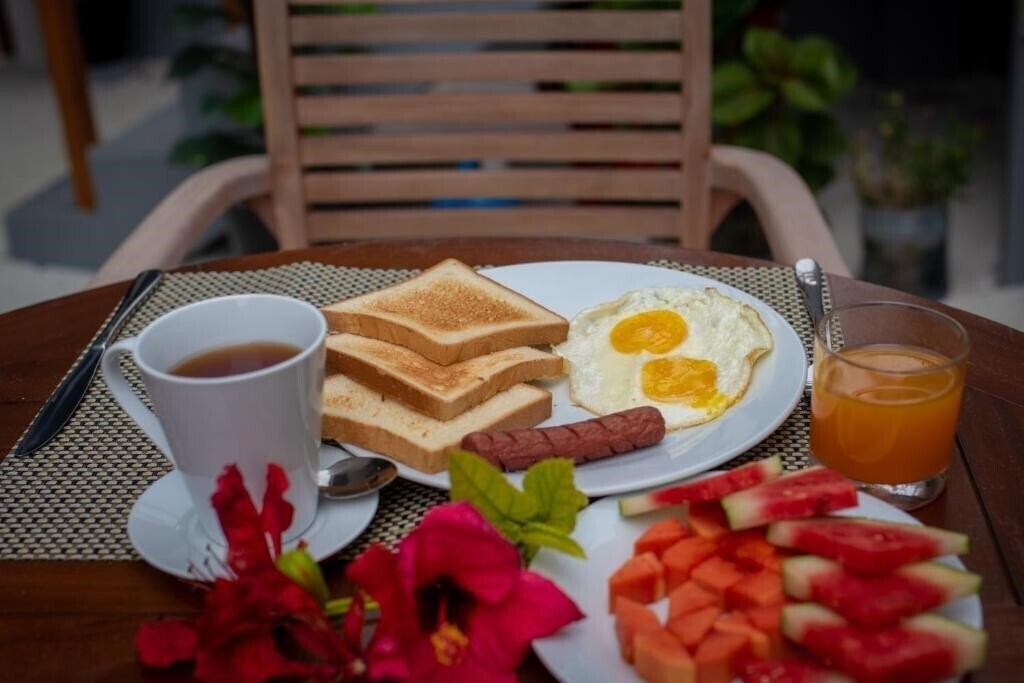 Панорама Finolhu Inn Dhigurah Guest House гостиный двор